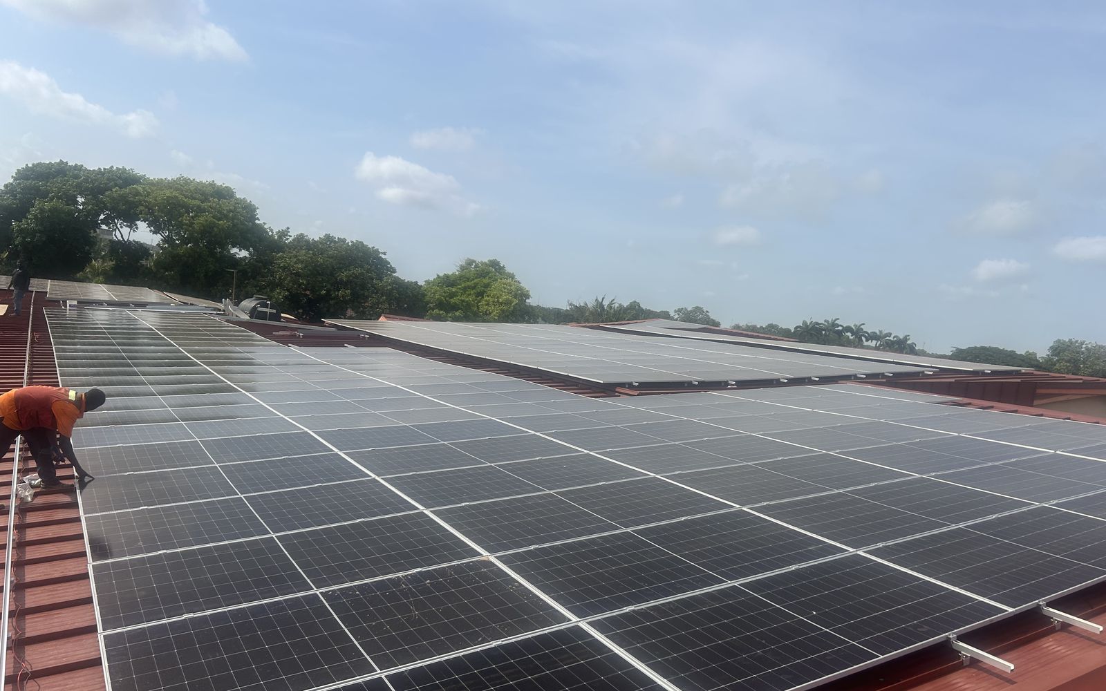 250kW hotel solar system rooftop array installed on a hotel in Ghana
